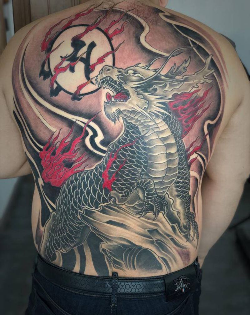 麒麟纹身图片_背部老传统新传统纹身图案