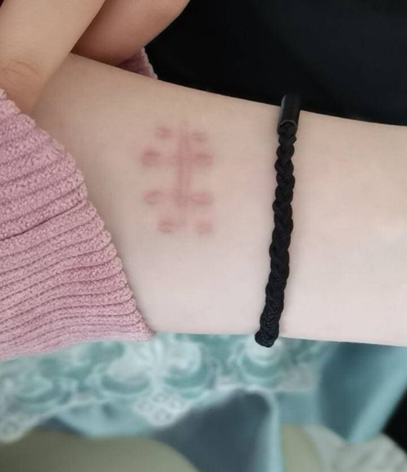 猫遮盖纹身图片_手臂手部新传统纹身图案