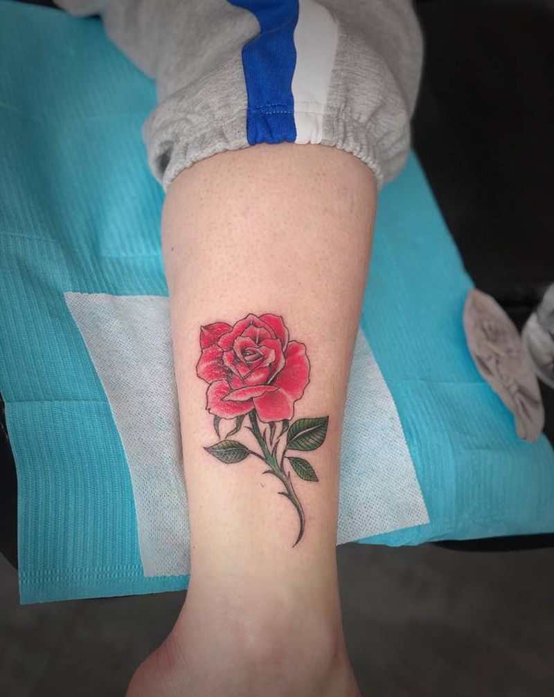 玫瑰纹身图片_脚部腿部新传统纹身图案