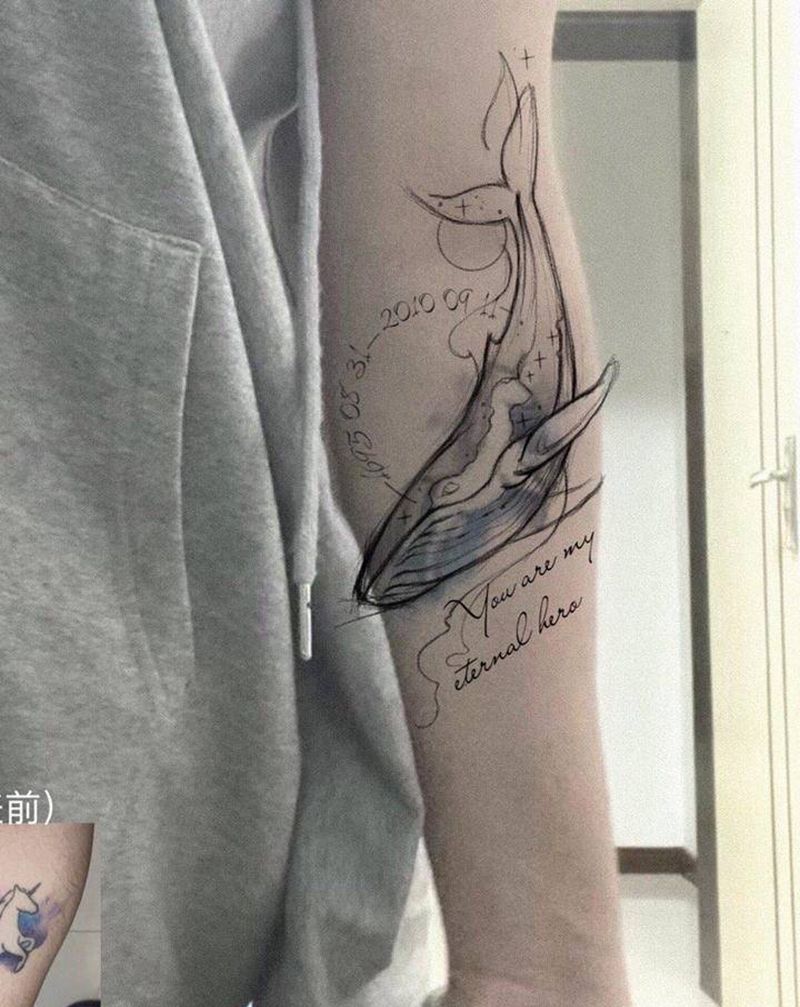 鲸落遮盖纹身定制手稿纹身图片_手臂水彩水墨鲸鱼英文纹身图案