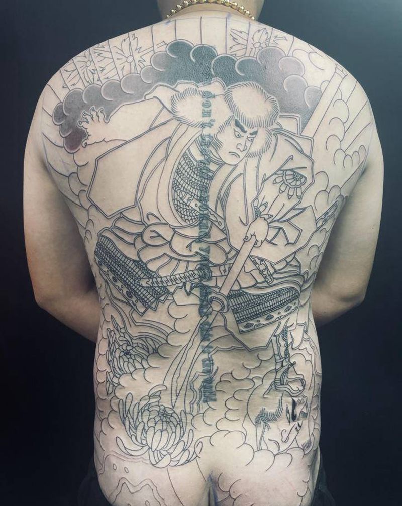 日式满背遮盖纹身图片_背部老传统纹身图案