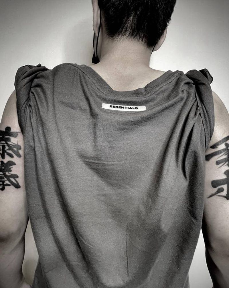 毛笔字纹身图片_手臂水墨书法纹身图案