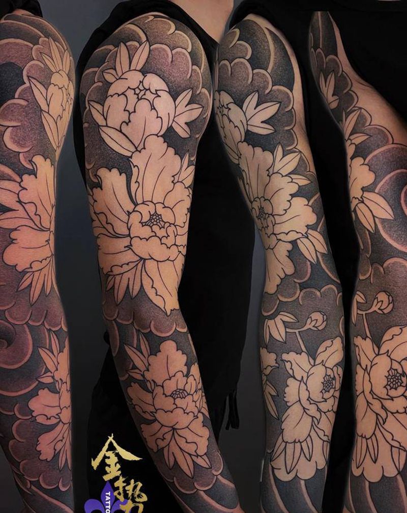 《富贵牡丹》纹身图片_手臂老传统纹身图案