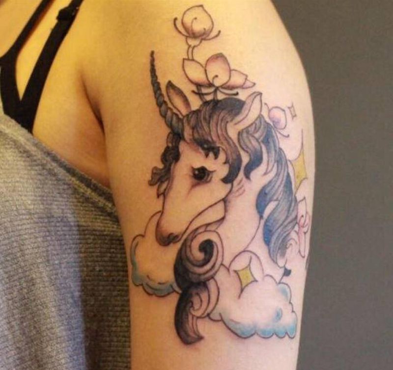高贵 纯洁的独角兽纹身图片_手臂清新纹身图案