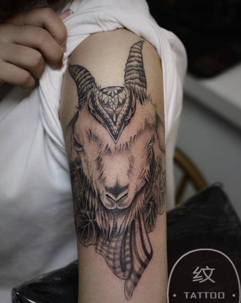 山羊纹身图片_手臂纹身图案
