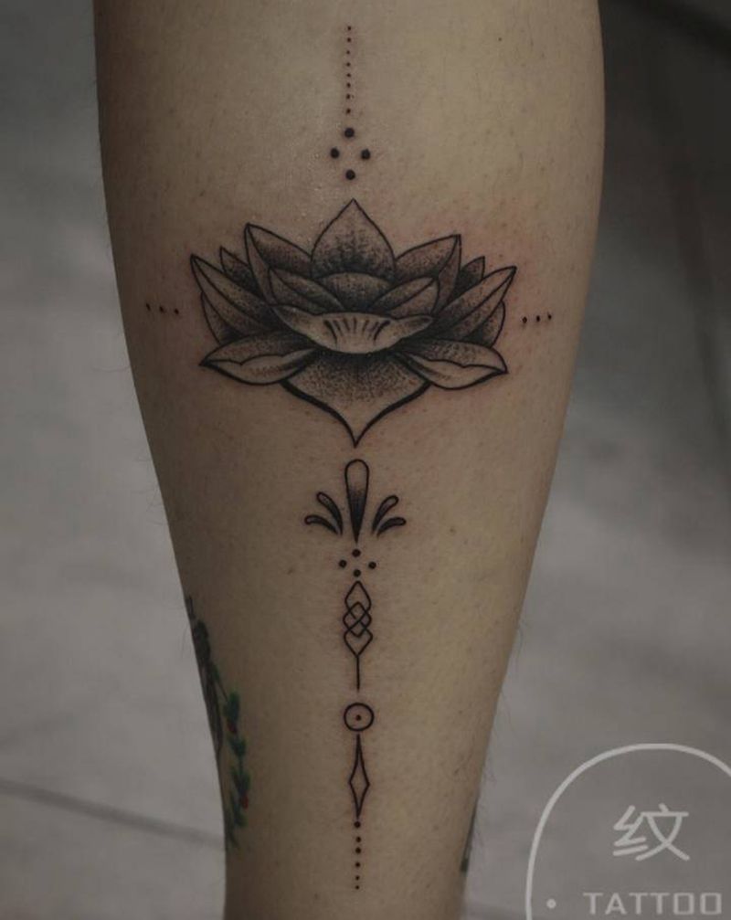 梵花纹身图片_腿部纹身图案