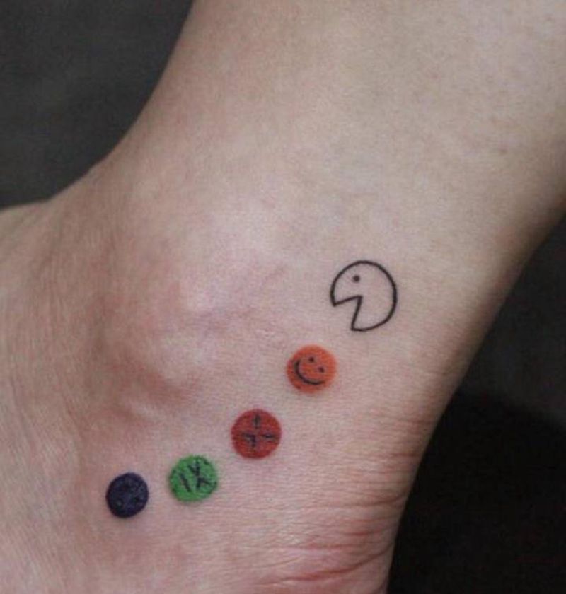 吃掉纹身图片_脚部清晰纹身图案