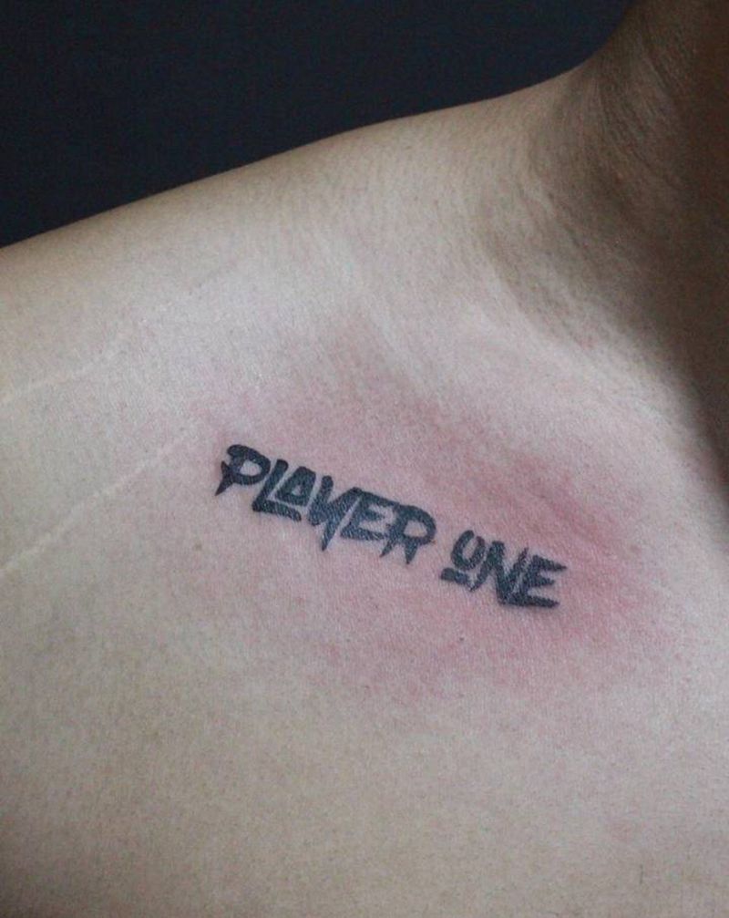 英文纹身图片_胸部花体字纹身图案