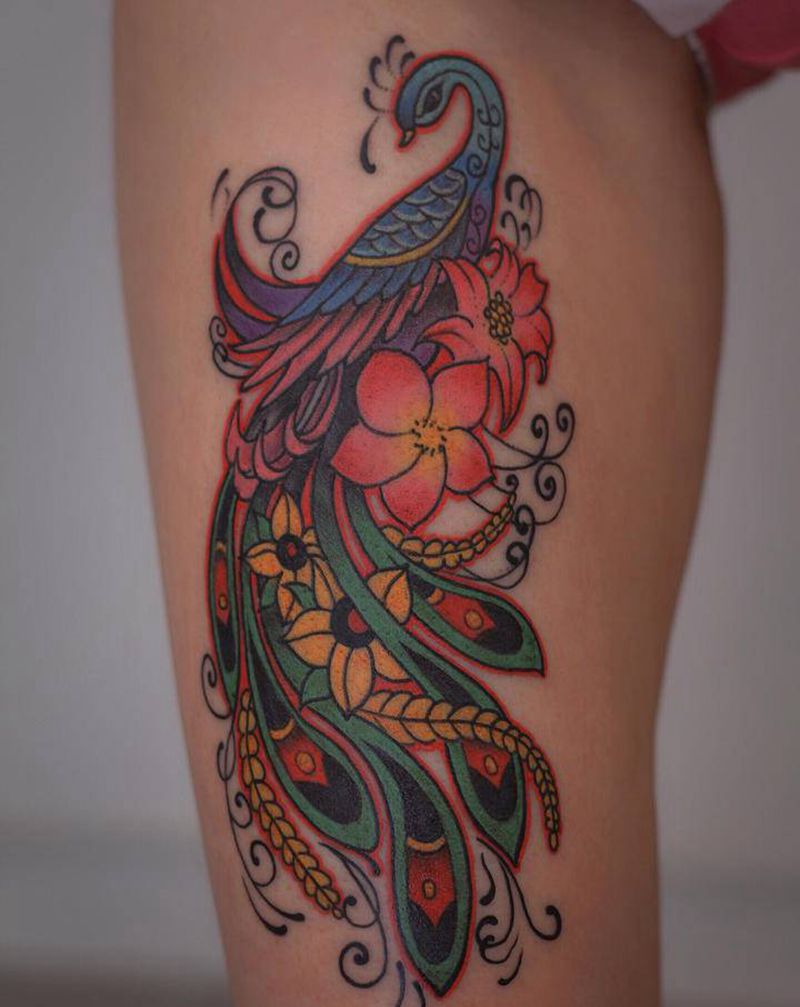 孔雀纹身图片_腿部纹身图案