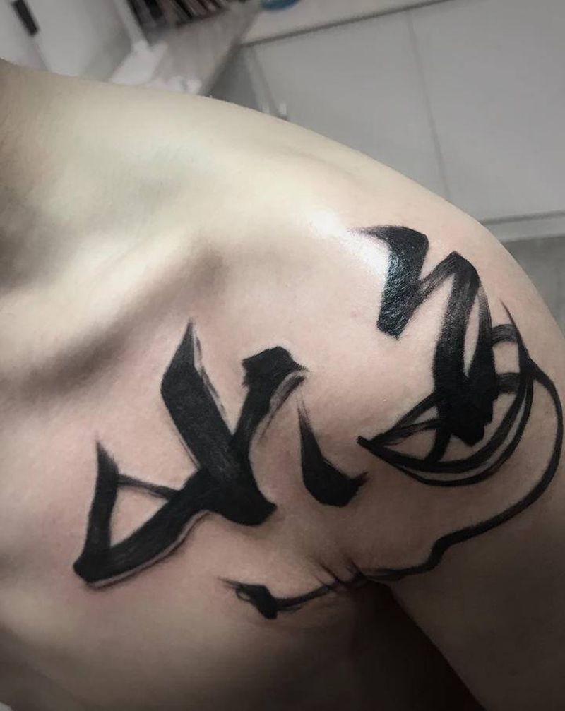 山海水墨纹身图片_肩部水墨纹身图案