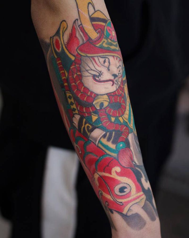 武士猫纹身图片_手臂新传统纹身图案