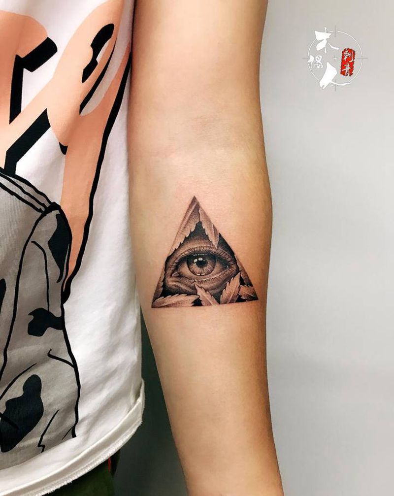 上帝之眼纹身图片_手臂欧美写实纹身图案