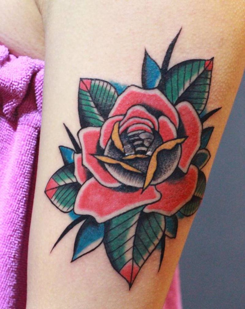 玫瑰纹身图片_手臂Old School纹身图案