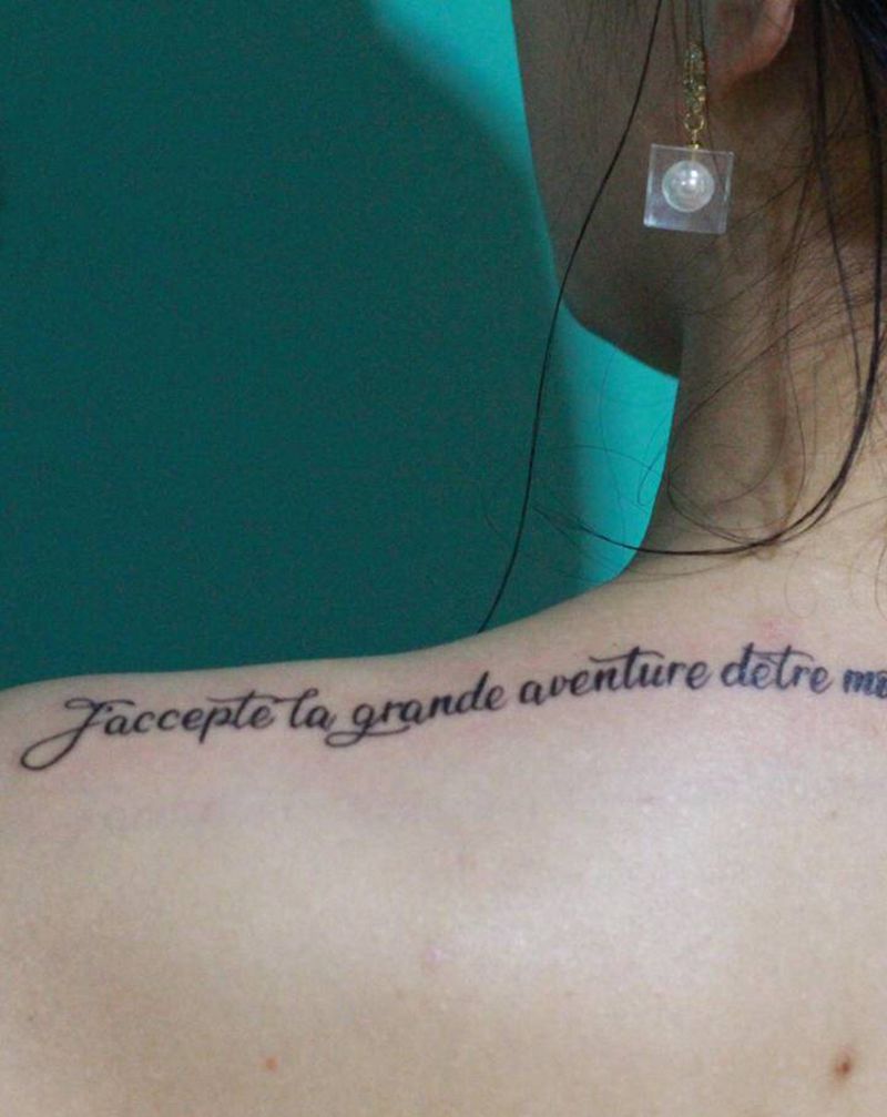 英文纹身图片_肩部花体字纹身图案