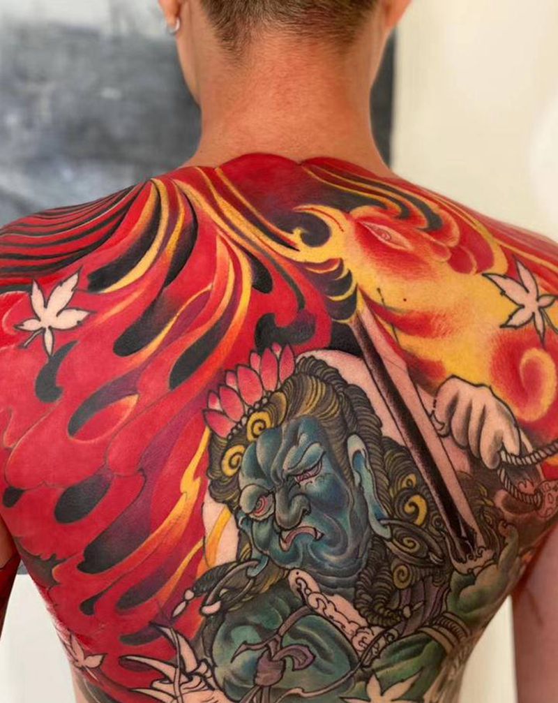 不动明王纹身图片_背部新传统纹身图案