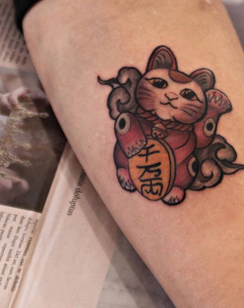 招财猫纹身图片_手臂招财猫纹身图案