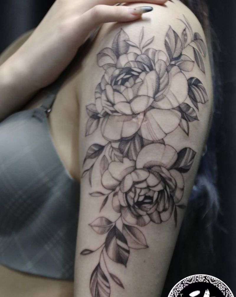 素花纹身图片_肩部素花纹身图案