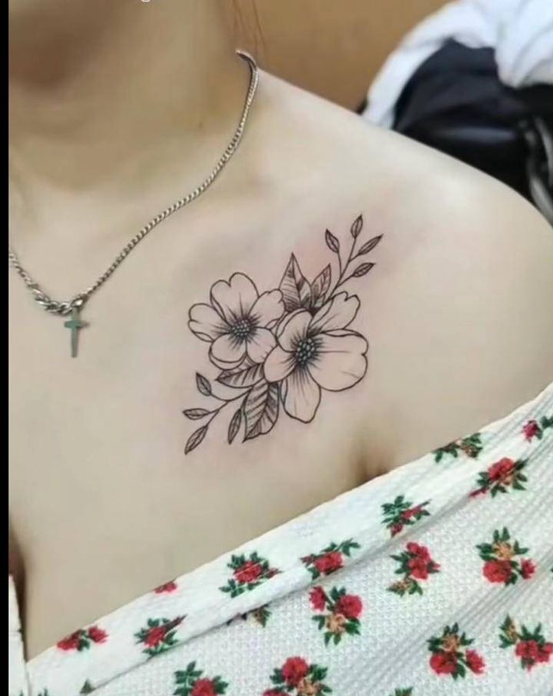 素画纹身图片_胸部点刺纹身图案