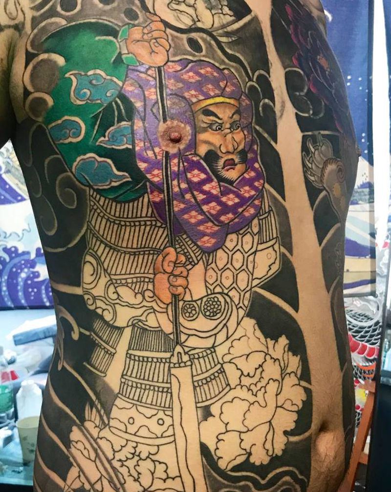 开衫    未完待续纹身图片_胸部腹部老传统纹身图案