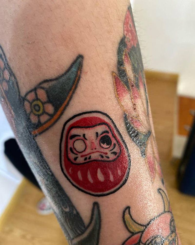 达摩蛋纹身图片_手臂Old School纹身图案