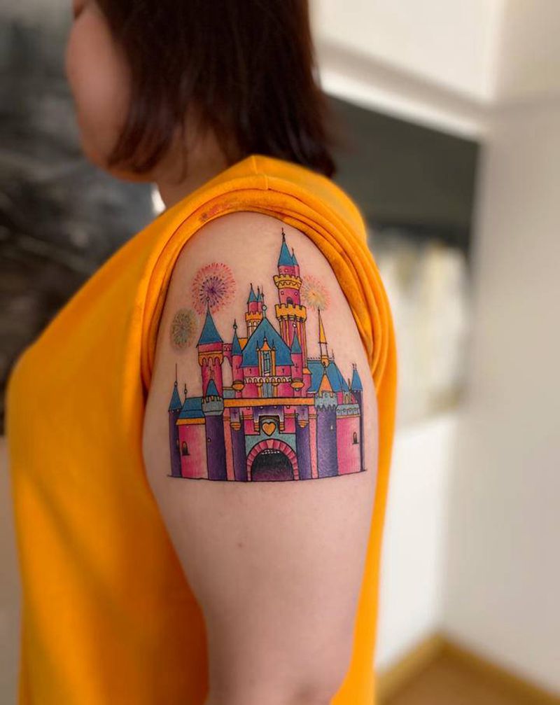 城堡纹身图片_肩部几何纹身图案