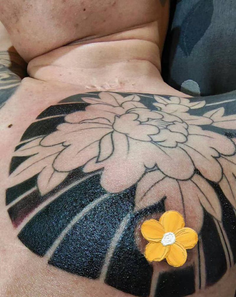 半甲纹身图片_胸部老传统纹身图案