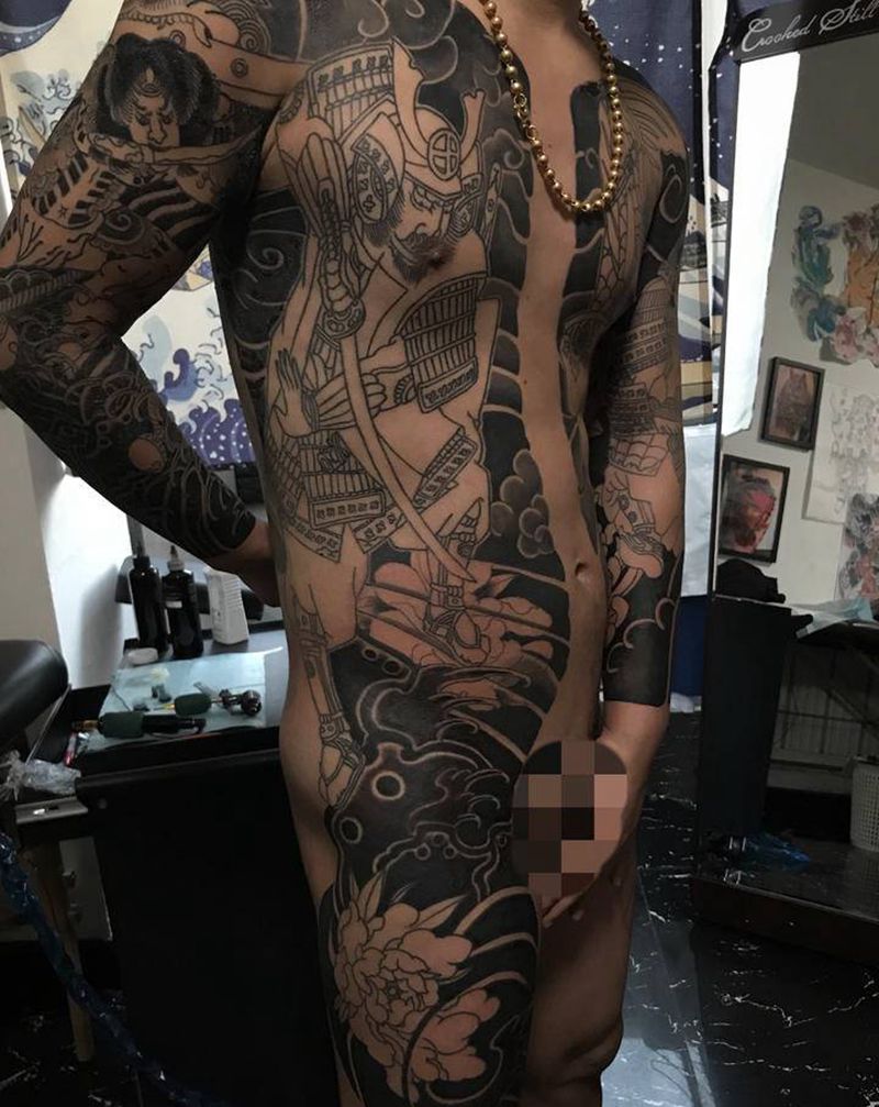 进行中纹身图片_老传统纹身图案