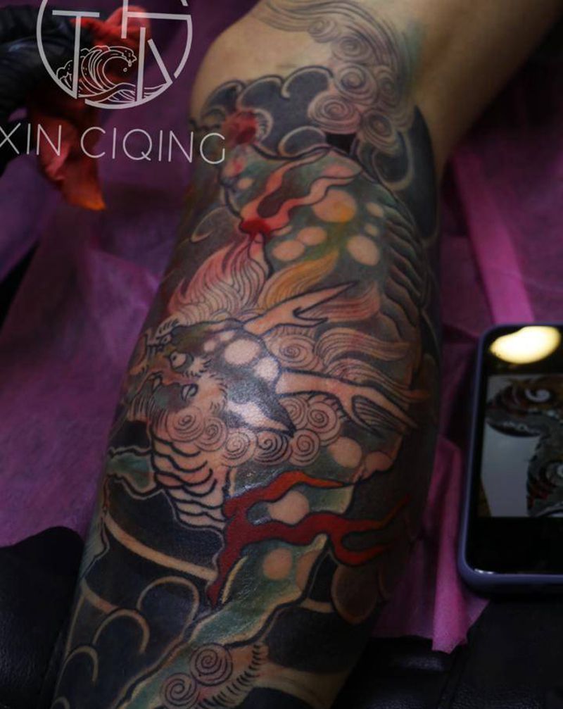 日式小腿麒麟纹身图片_老传统日式麒麟纹身图案