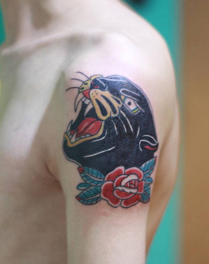 黑豹纹身图片_手臂Old School纹身图案