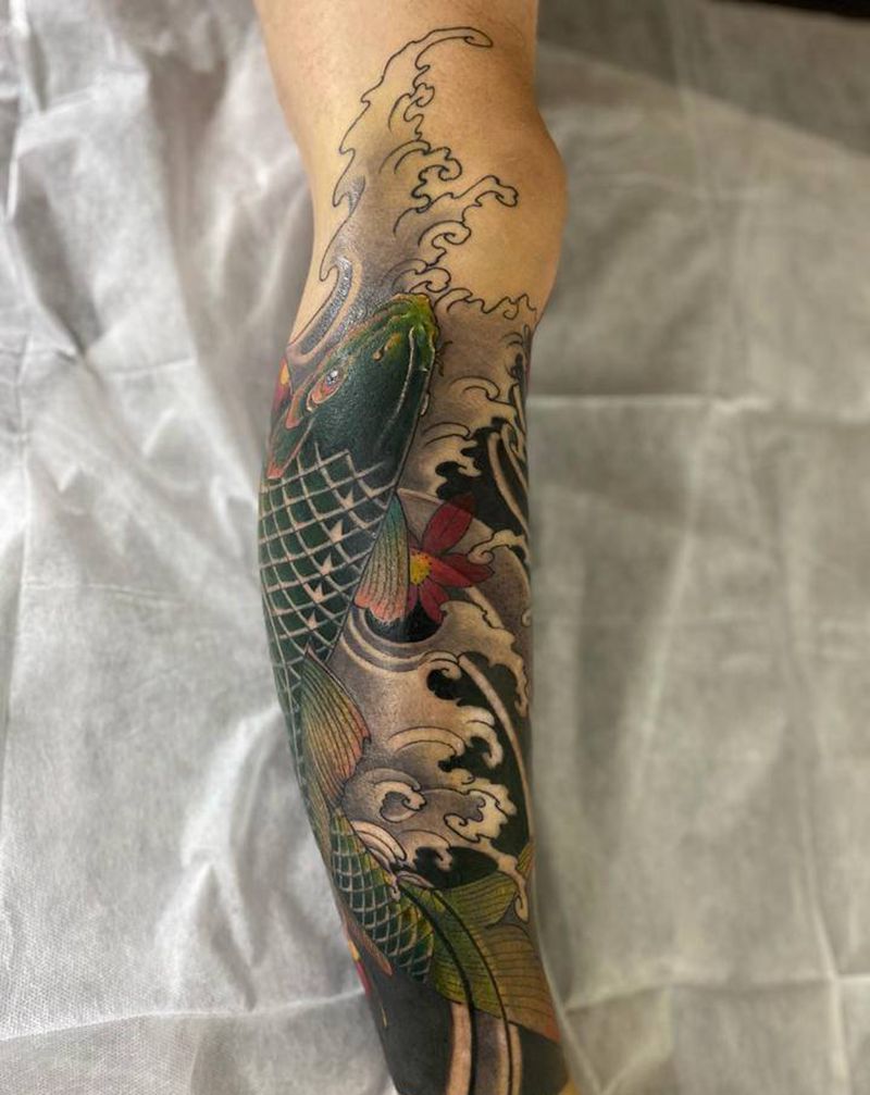鱼纹身图片_腿部新传统纹身图案