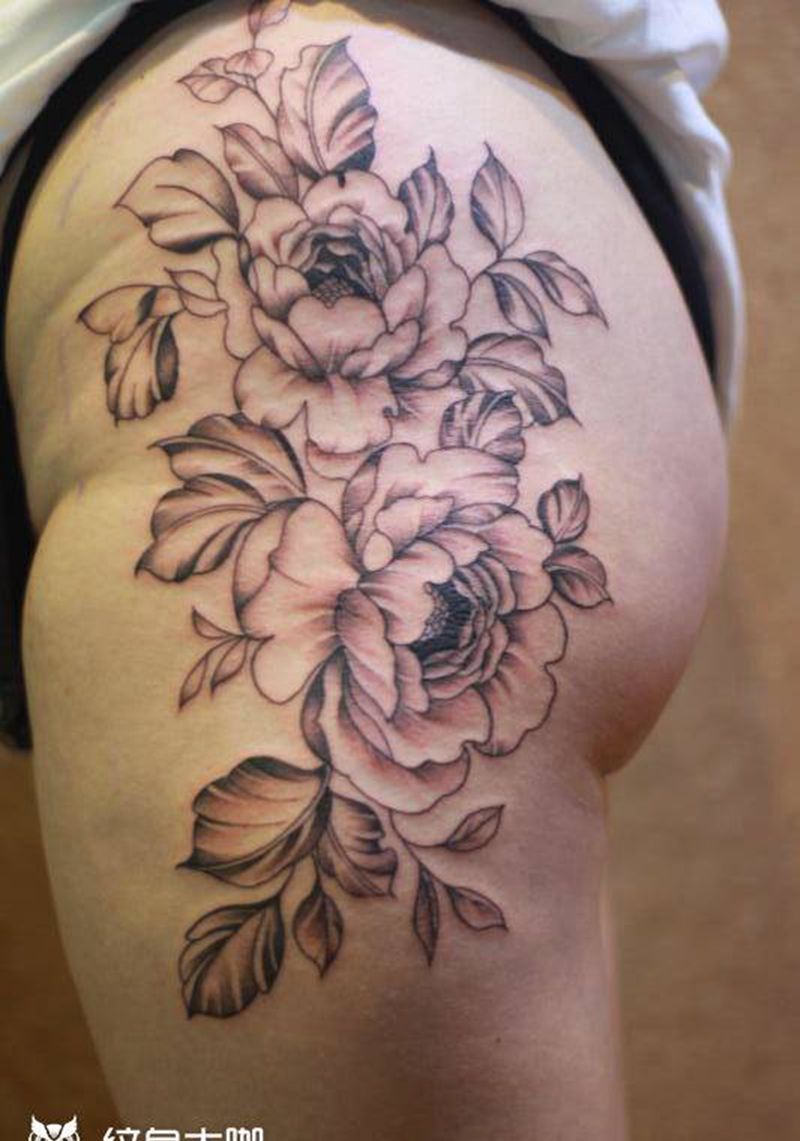 牡丹纹身图片_臀部线条素花纹身图案