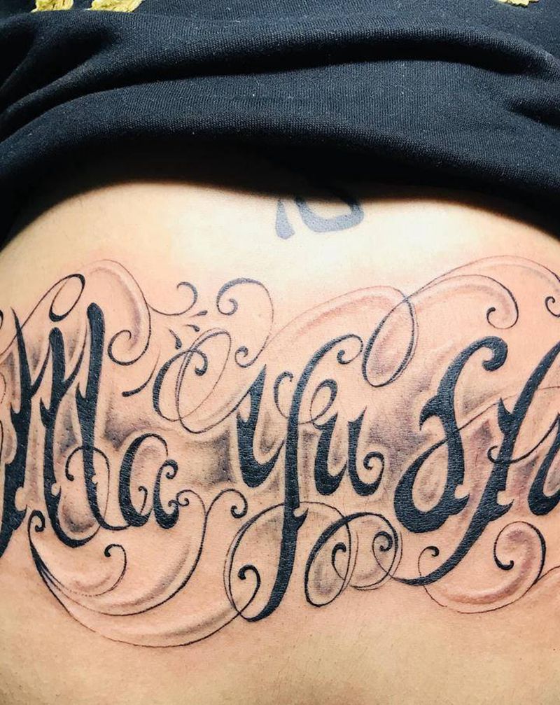 花体字纹身图片_腰部纹身图案