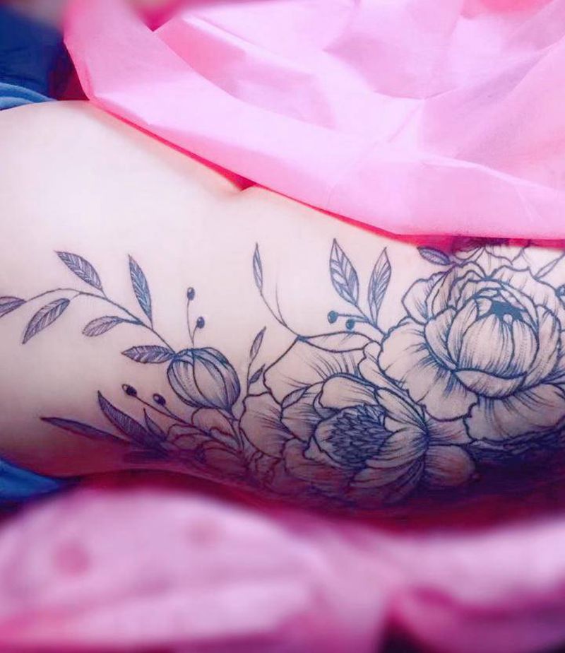 素花纹身图片_臀部纹身图案