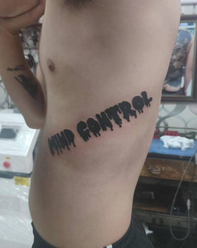 英文纹身图片_腰部纹身图案