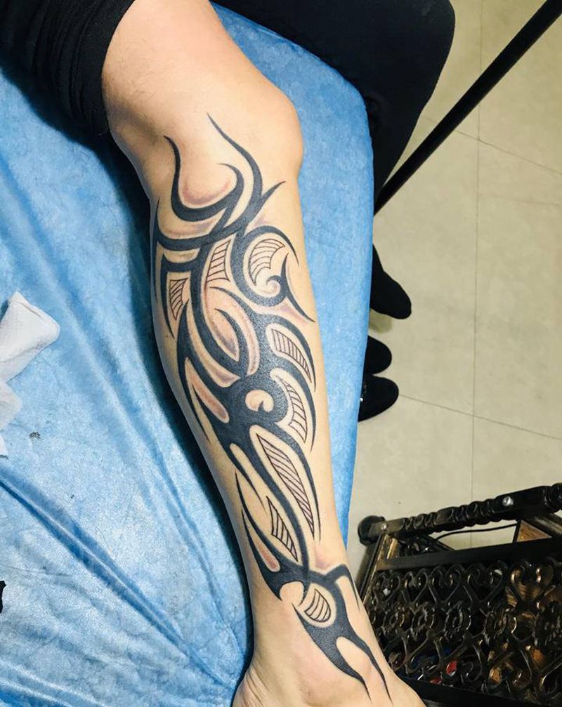 图腾纹身图片_腿部纹身图案