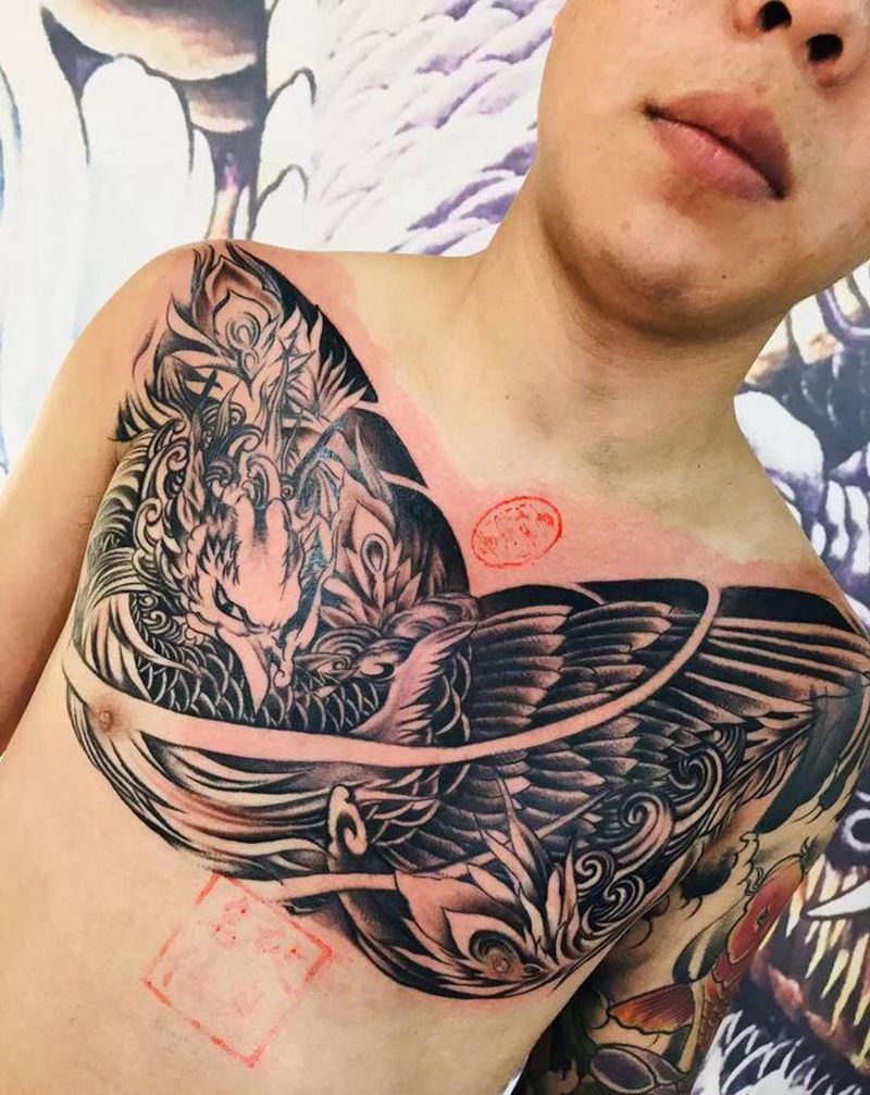 花胸纹身图片_胸部纹身图案