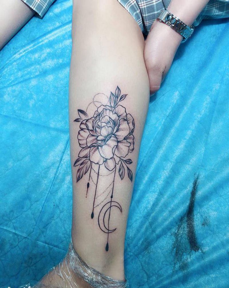 素花纹身图片_腿部纹身图案