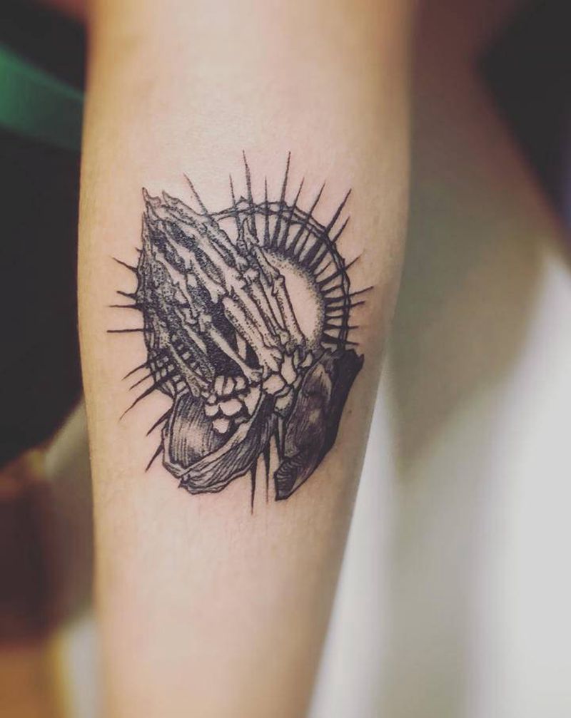 祈祷之手纹身图片_手臂图腾点刺纹身图案