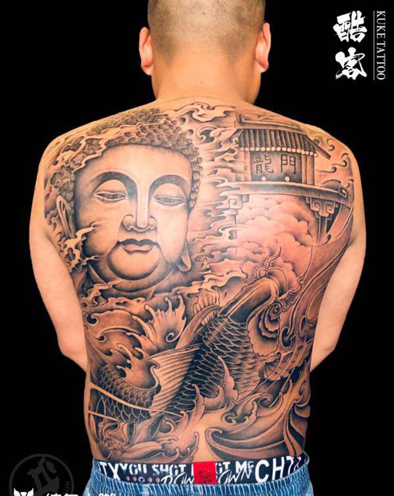 满背纹身图片_背部纹身图案