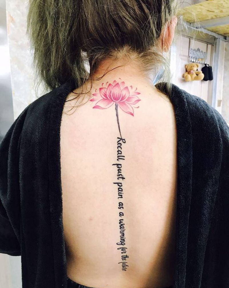 莲花纹身图片_背部纹身图案