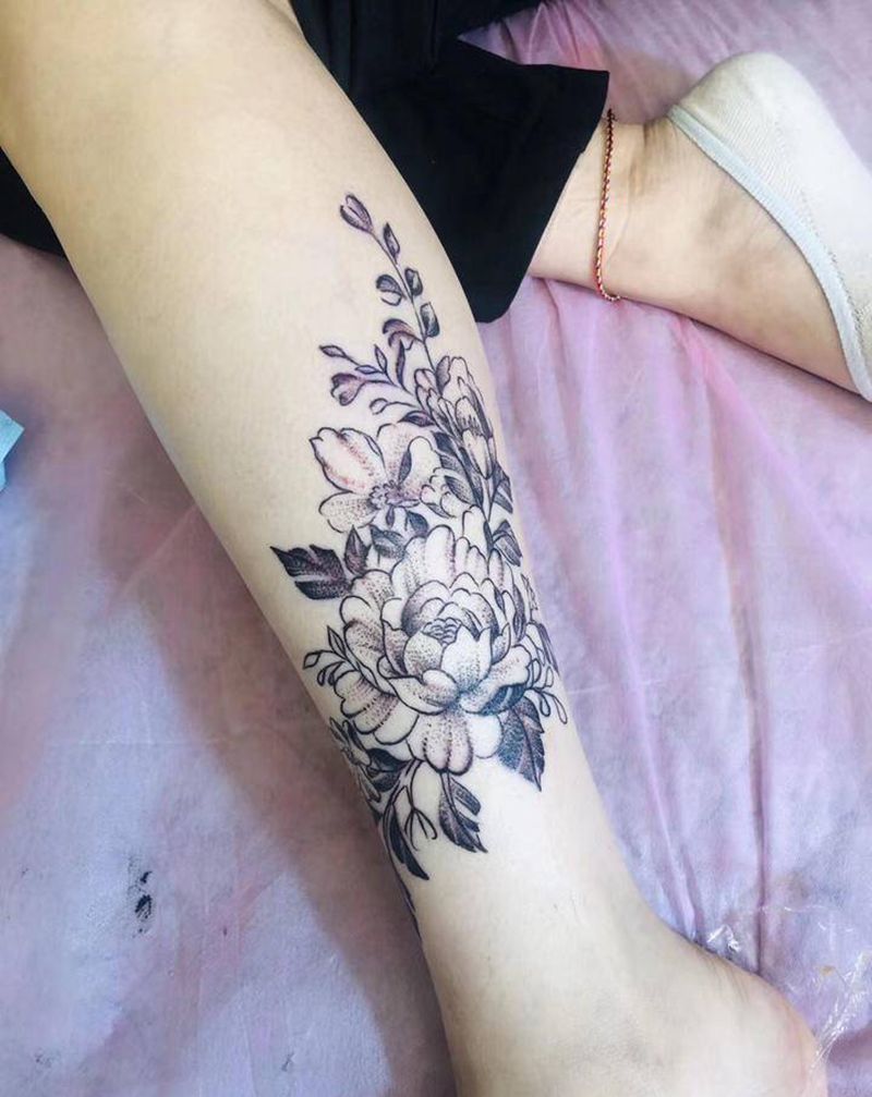 素花纹身图片_腿部纹身图案