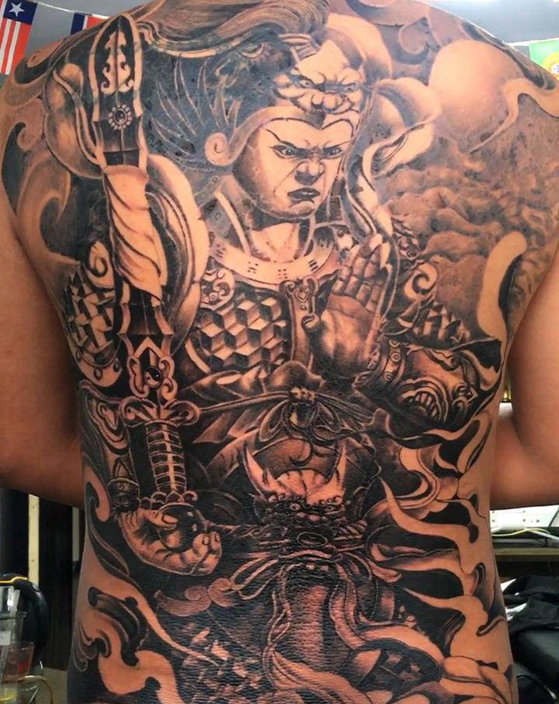 韦陀菩萨纹身图片_背部新传统纹身图案