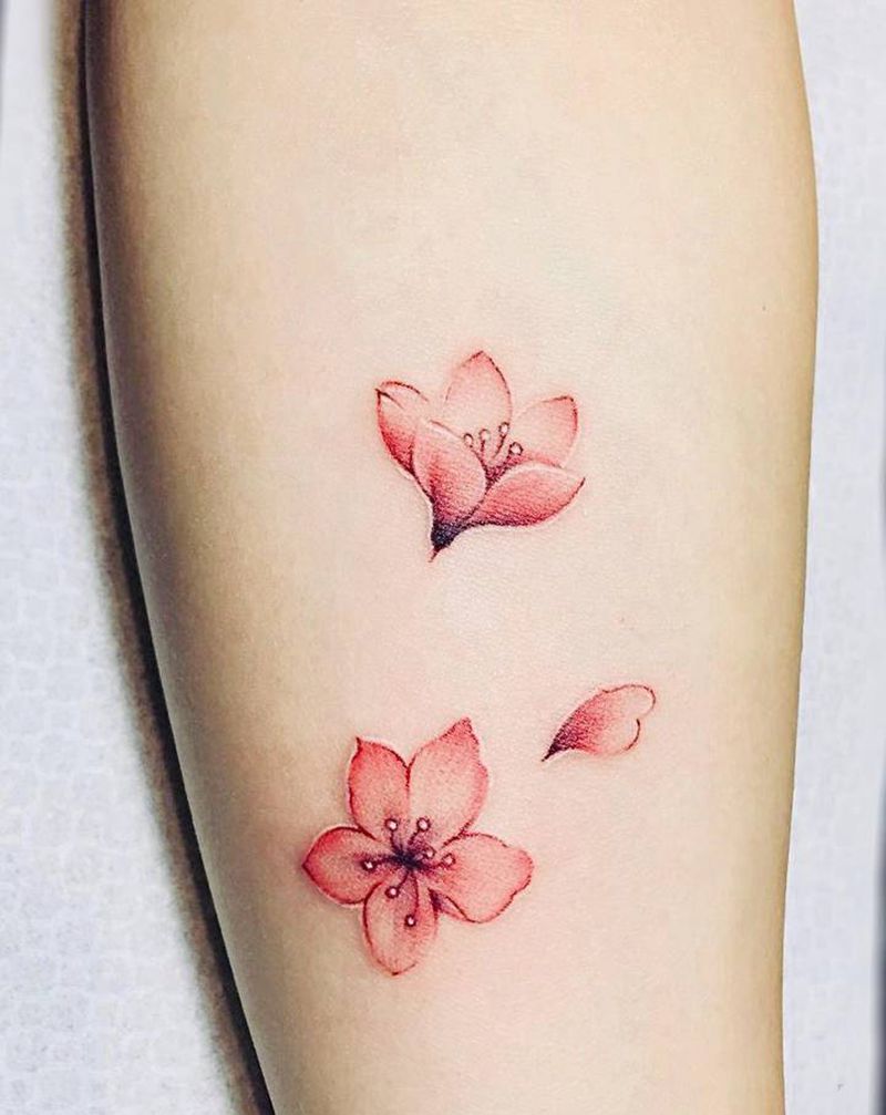 近期小图纹身图片_胸部手臂纹身图案