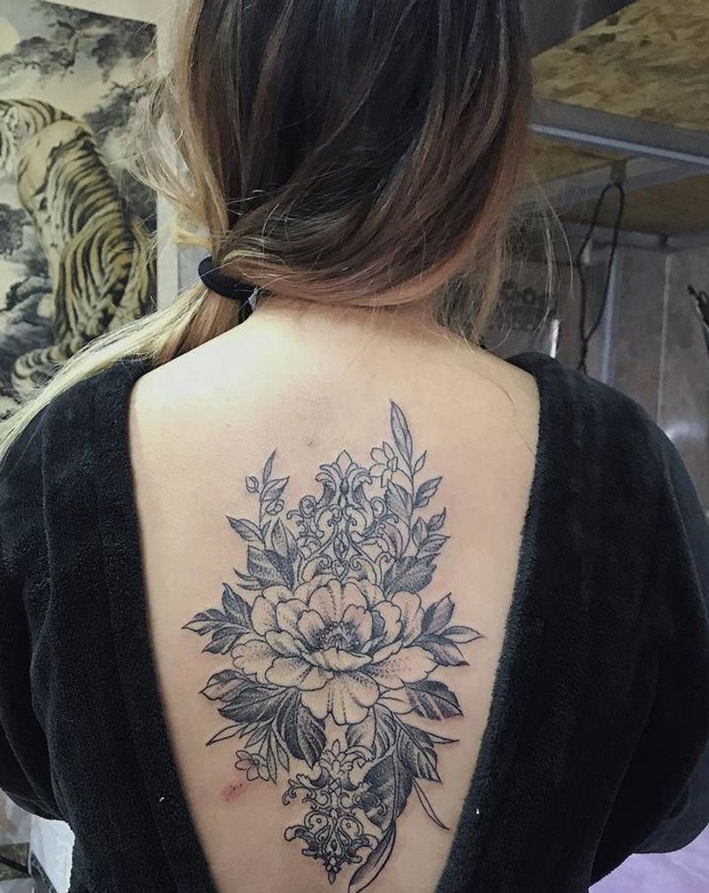 素花纹身图片_背部纹身图案