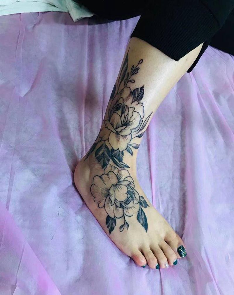 素花纹身图片_脚部纹身图案