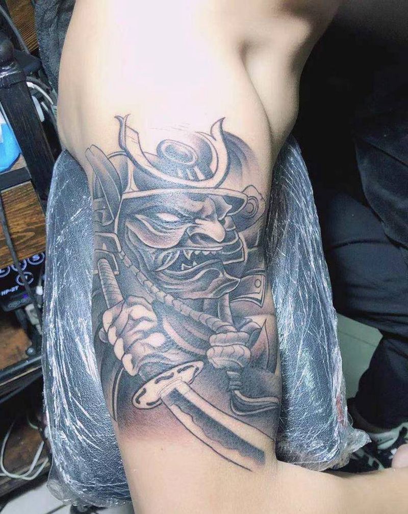 鬼武士纹身图片_肩部纹身图案
