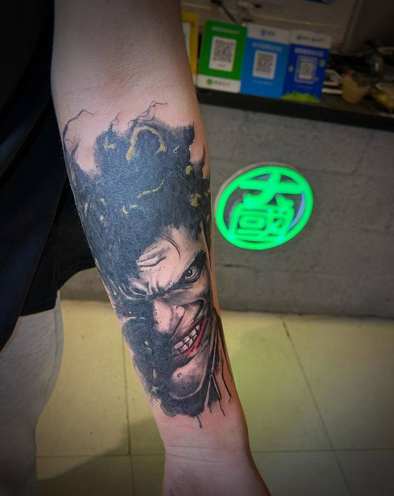 小丑纹身图片_手臂欧美写实纹身图案