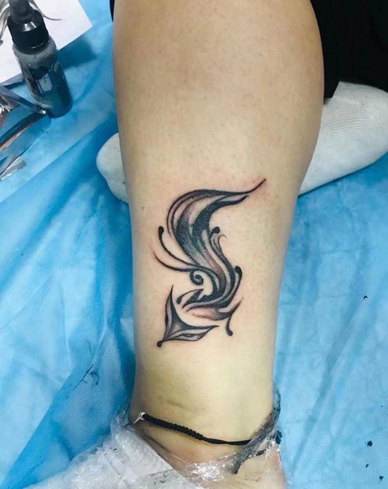 九尾狐纹身图片_腿部纹身图案