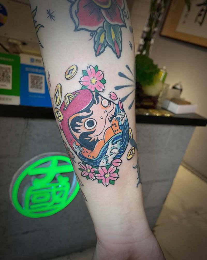 达摩蛋纹身图片_手臂New School纹身图案