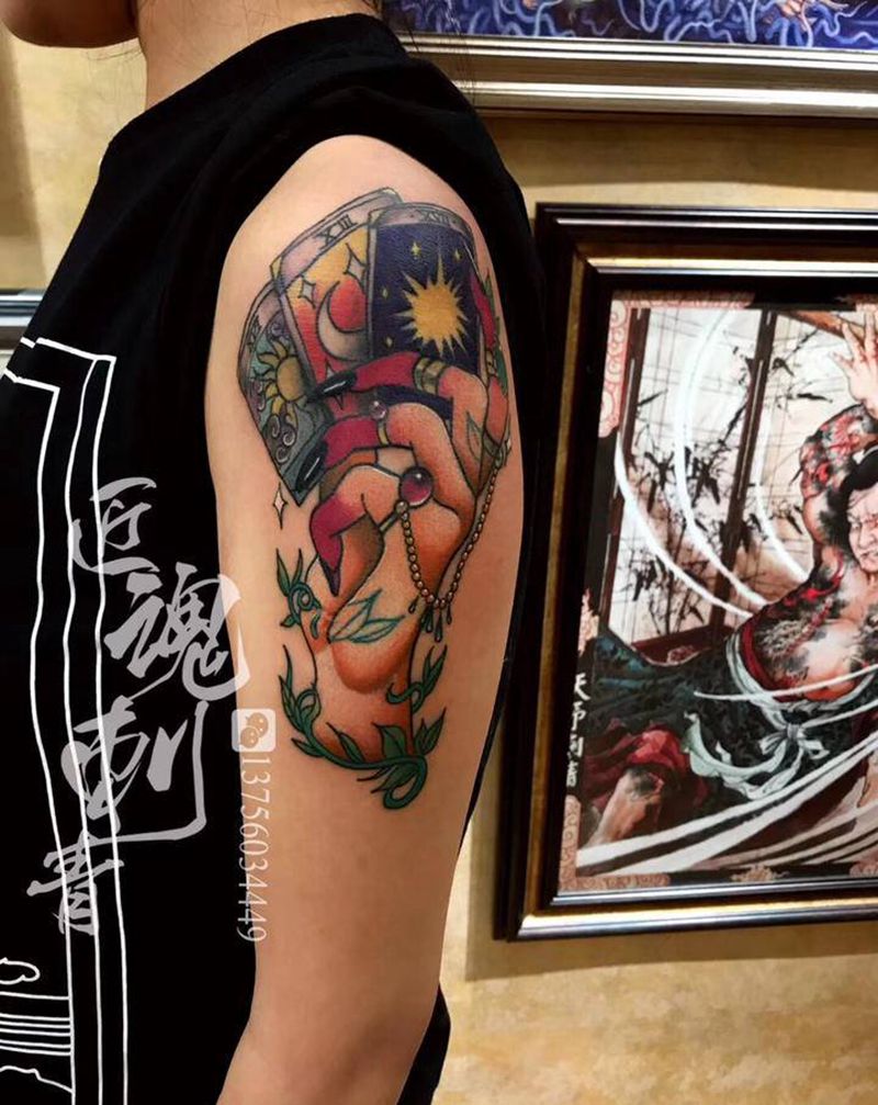 占卜纹身图片_手臂New School纹身图案